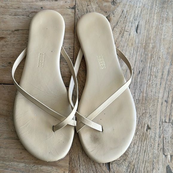 🤎 TKEES Tan Flip Flops Sandals – Women’s Size 6 | Neutral Minimalist Wardrobe - Picture 1 of 7